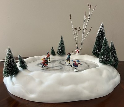 Dept 56 Village Animated Skating Pond 5229-9 Retired Works With All Pieces