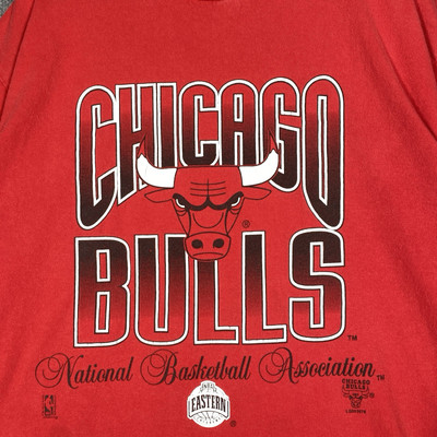 VINTAGE 90s Chicago Bulls NBA T-Shirt Size XL Red Single Stitch