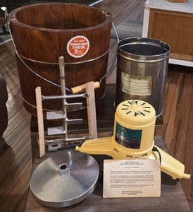 White Mountain 79204 4 Quart Electric Ice Cream Freezer Maker Motor Bucket