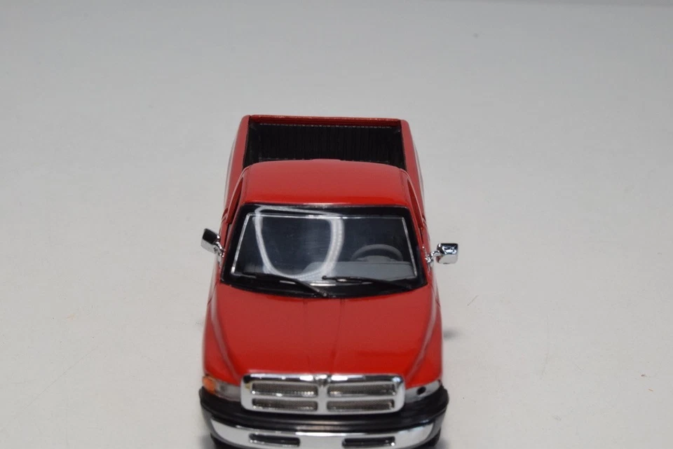 B69 1:43 UNIVERSAL HOBBY DODGE RAM 2500 TRUCK PICKUP ROSSO OTTIME CONDIZIONI. - Immagine 4 di 4