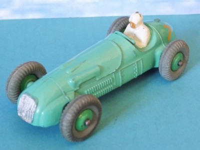 1. Mal eingestellt. Dinky No.235 H.W.M. (Hersham & Walton Motors) Rennwagen um 1955