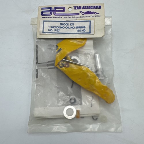 RARE VINTAGE ASSOCIATED # 5137 RC500, SHOCK KIT, 1 SHOCK - NO OIL - NO SPRING