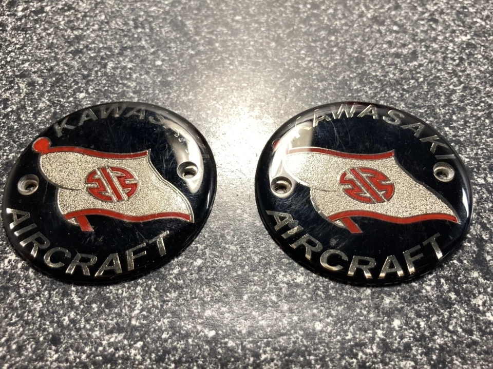 OEM Kawasaki serie B B8 B5 tanque de combustible de gasolina cubierta lateral metal insignia emblema conjunto de colección Foto 2 de 4