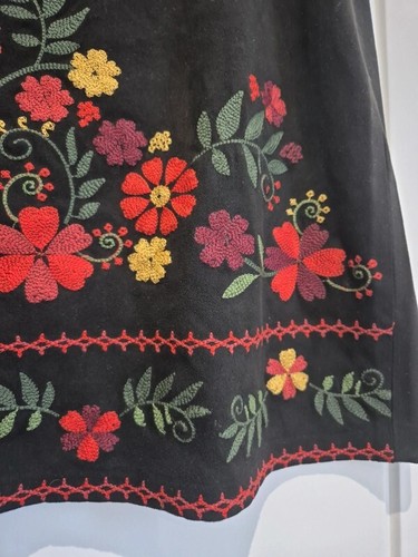 New Look - Black Floral Embroided Skirt Size 12 - Velvet-Touch - Picture 3 of 6