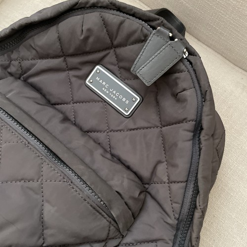 Marc Jacobs gesteppter Nylon Rucksack Handtasche Büro Schule Reisetasche - grau - Bild 2 von 9