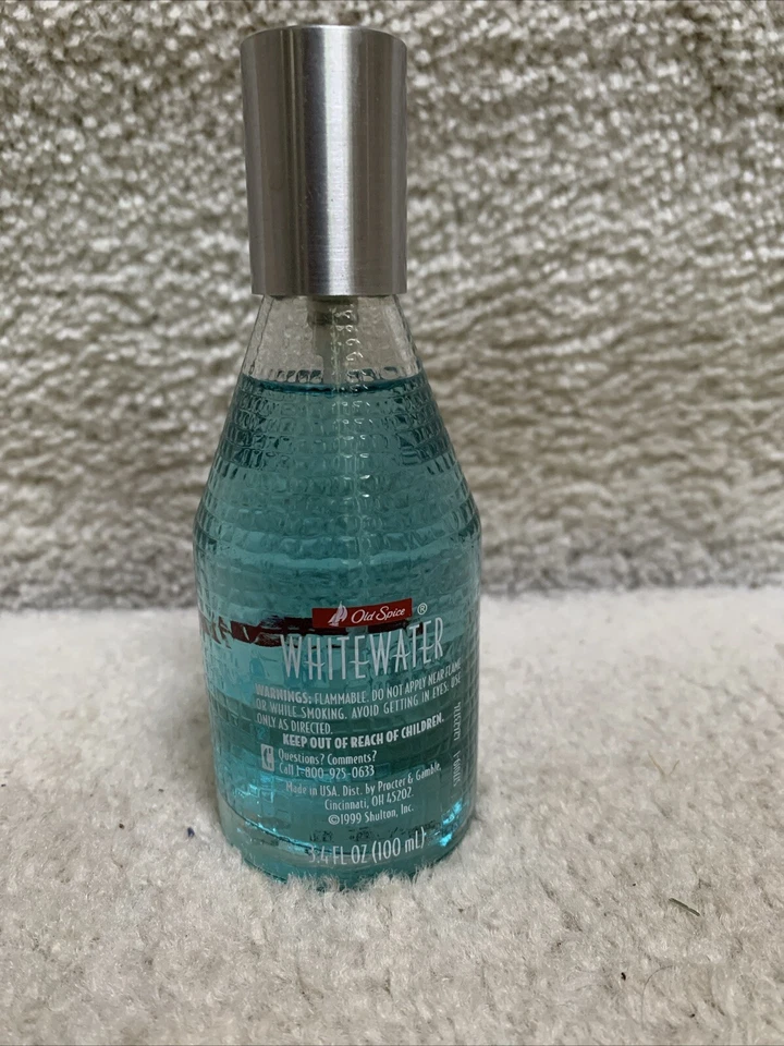 Spray de Colônia Old Spice WHITEWATER | 3,4 fl oz. - Imagem 3 de 4