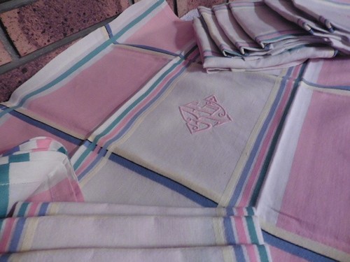 ALTE TISCHDECKE + 12 HANDTÜCHER REINES LEINEN CREME ROSA BLAU GELB GRÜN MONO "RL" - Bild 7 von 14