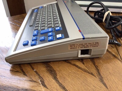 ナショナル パーソナルコンピューター JR-200 ナショナルのキーボード一体型PC「JR-200」が税込13,800円