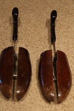 VINTAGE WOODEN SHOE TREES SIZE 5