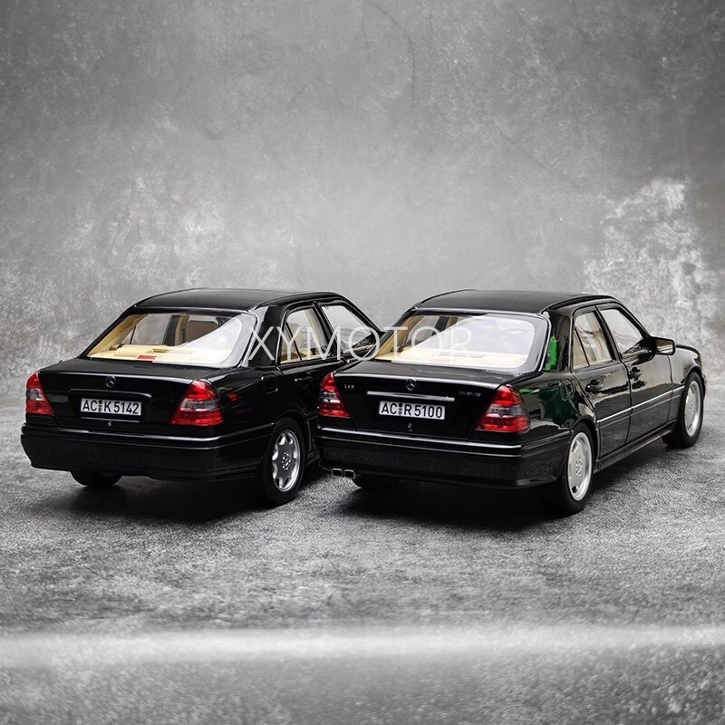 Mercedes-Benz C 36 AMG (W202) ミニカー Norev Mercedes Benz C-36 AMG Silver Metallic 1993 1/18