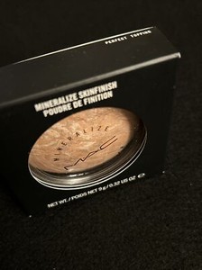 MAC Mineralize Skinfinish PERFECT TOPPING Highlighter - RARE & BNIB