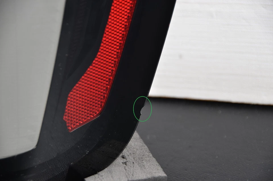 Черный светодиодный задний фонарь для Chevrolet Chevy Suburban Tahoe 2025 года от оригинального производителя для правостороннего пассажира - Изображение 4 из 4