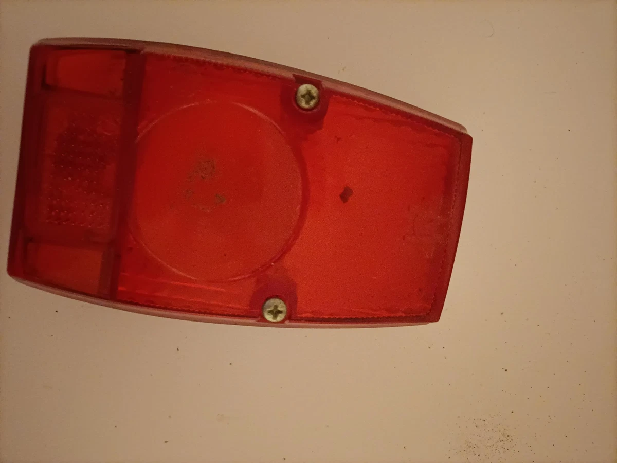 Cabochon De Feu Rouge Arrière - Officiel Motobécane - Pour Mobylettes Motobecane Motoconfort 88 Cady Sp 94tt Sp 93 168 2617