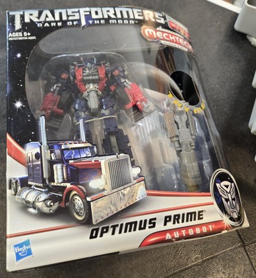 NEW 2010 TRANSFORMERS DARK of the MOON OPTIMUS PRIME MECHTECH VOYAGER CLASS AUTO