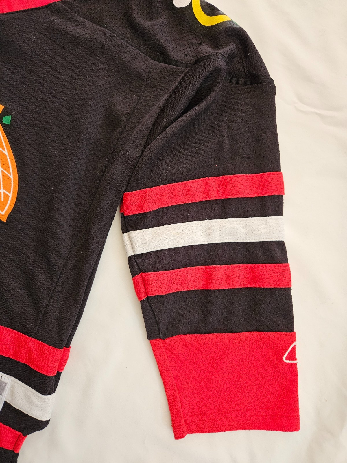 Chicago Blackhawks REEBOK Jersey Youth S/M Hockey NHL Read Description thumbnail 6