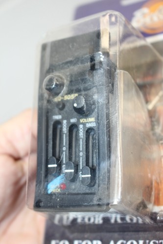 KIT EQUALIZZATORE E PICKUP 3 BANDE VINTAGE NOS BELCAT PER CHITARRA ACUSTICA EQ 505R - Foto 9 di 12
