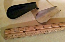 SHOE HORN SET 2 METAL VINTAGE USED BLACK CHROMED METAL SHOES HEEL FOOT.