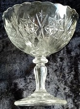 Antike Zuckerschale Konfektschale Pressglas 11 cm H&ouml;he Fenne ?