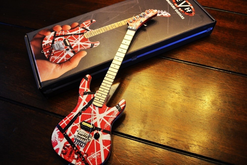 Eddie Van Halen 5150 Kramer Custom - EVH - Axe Heaven Miniature