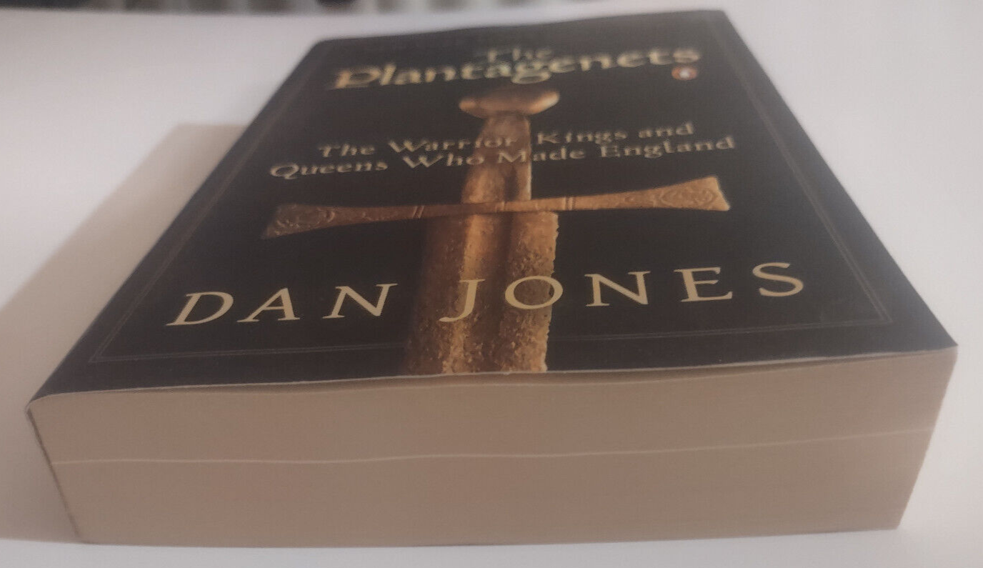 The The Warrior Kings and Queens Who Made England by Dan Jones... 9780143124924