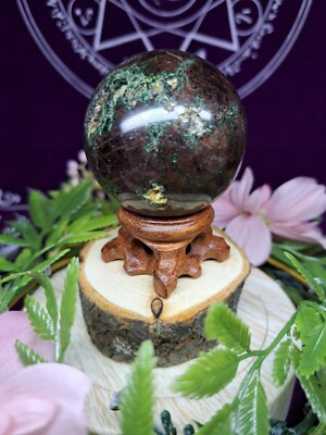 Druzy Almandin roter Granat + grüne Einschlüsse Kristallkugel 272g 5,1 cm Heilung