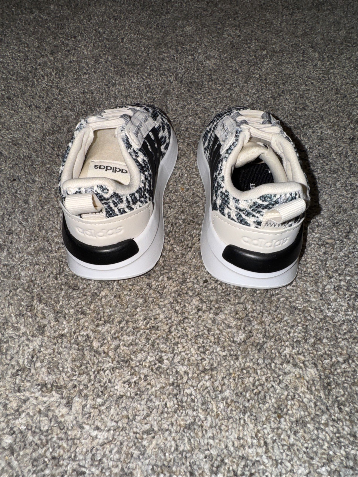 Adidas Racer TR 21 Toddler Size 6 Black White Leopard Print image 3