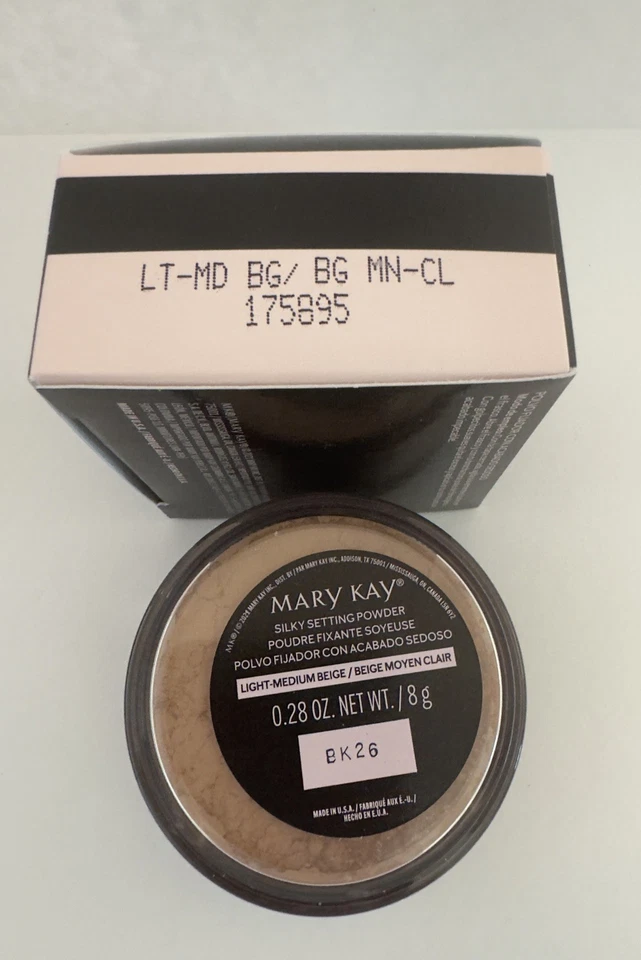 Light Medium Beige Silky Setting Powder New in Box. BK26 MARYKAY - Image 2 of 3