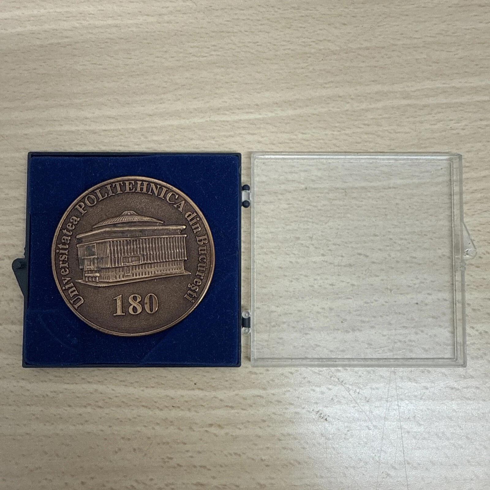 Médaille Universitatea Politehnica Din Bucurresti 180 Medalie Jubiliara