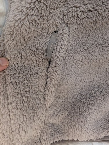 GILET DONNA PELUCHE FREE COUNTRY NUOVO CON ETICHETTE TAGLIA LARGE GRIGIO POLIESTERE PELLICCIA SINTETICA PREZZO AL DETTAGLIO CONSIGLIATO $70 - Foto 7 di 18