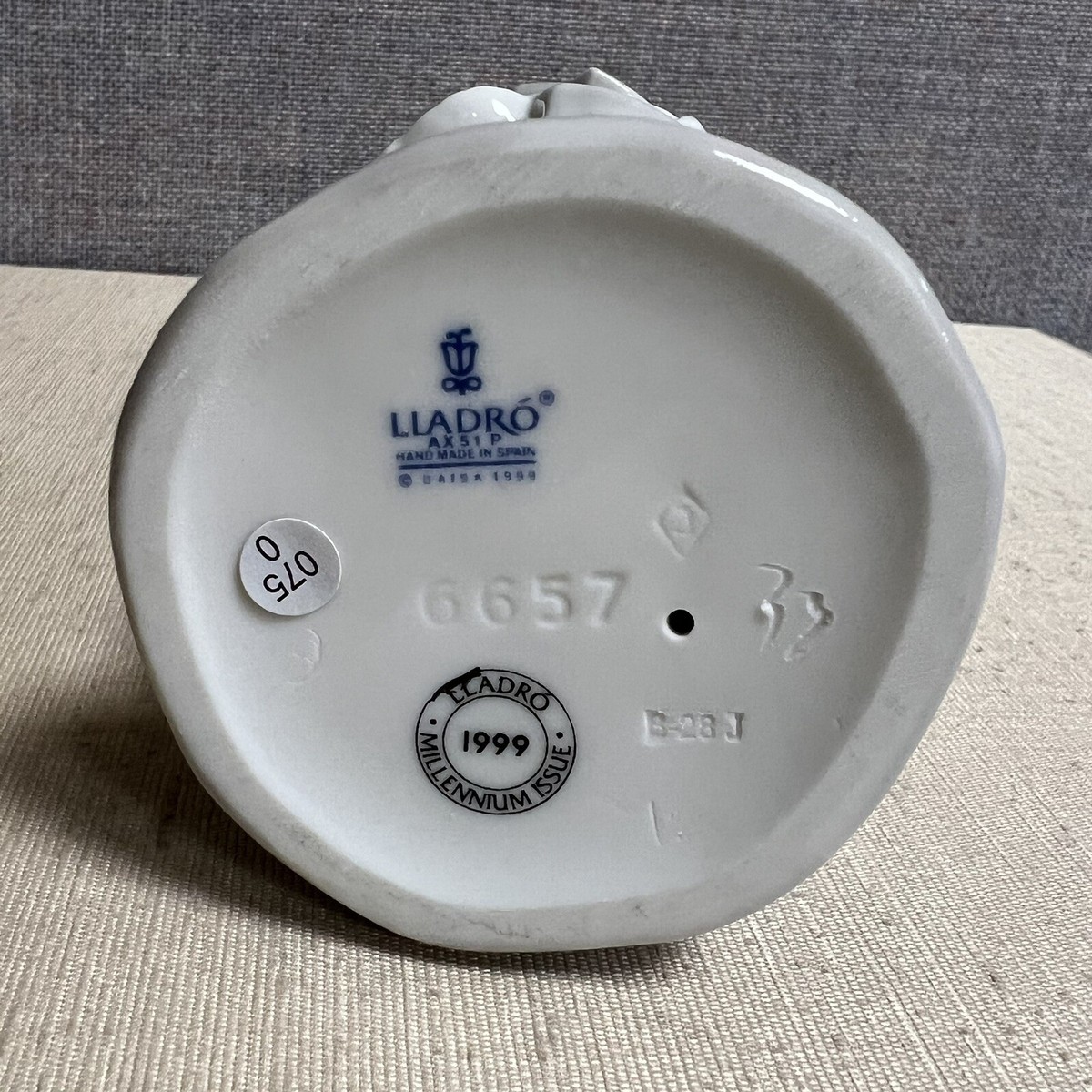 Vintage Lladro 6657 Porcelain Gift List Christmas Santa Claus 1999