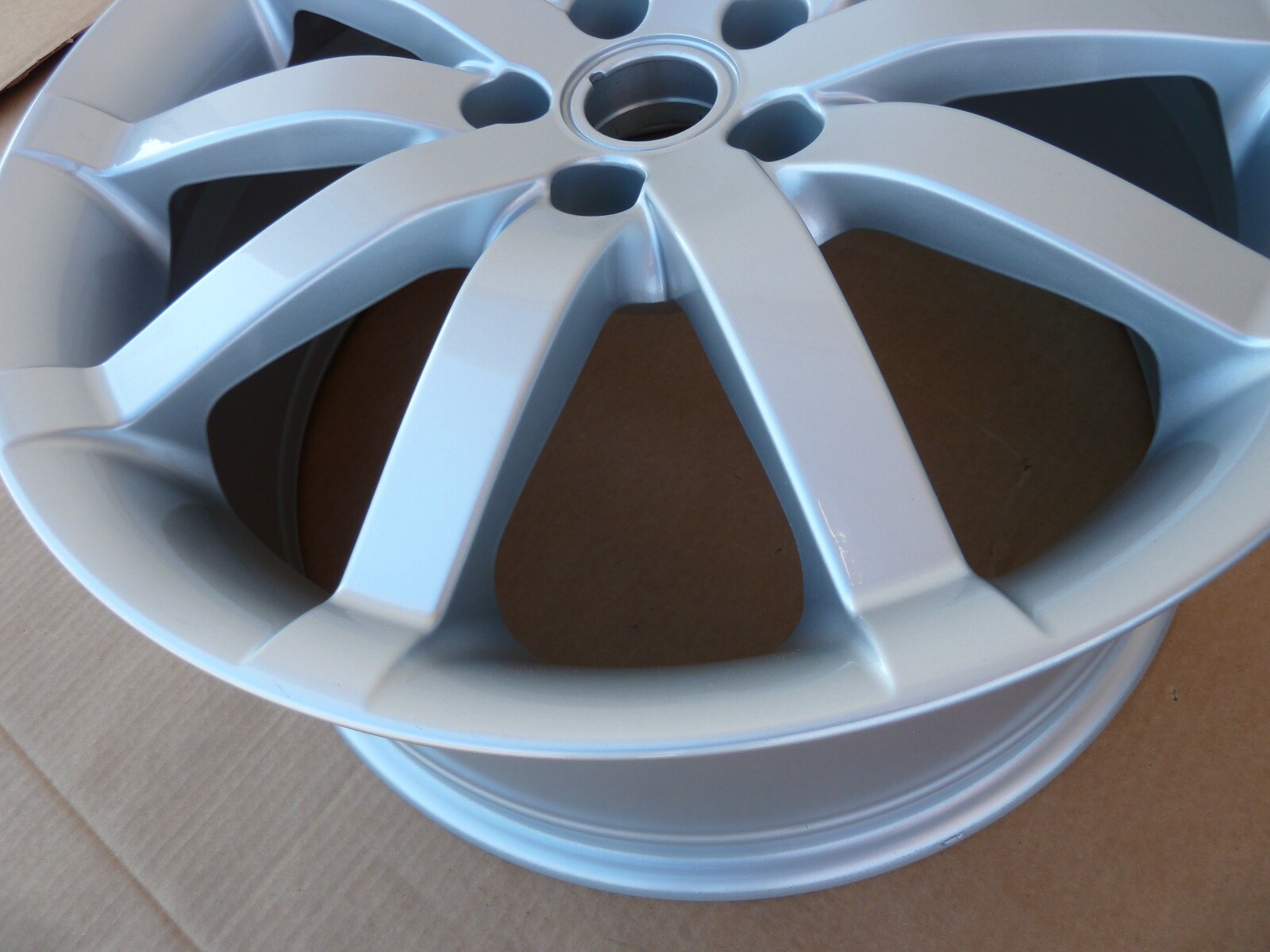 MINT 2004-2012 ASTON MARTIN DB9 FRONT WHEEL OEM RIM 10 spoke 8.5x19" Silver 19"