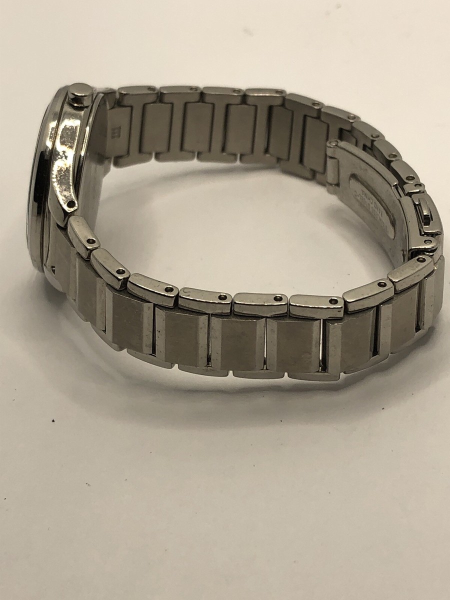 Seiko Unisex Silver Stainless Steel Analog Dial Quartz  display picture 3
