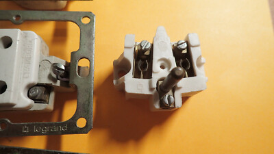 LEGRAND CHAMBORD PLEXO Lot De 2 prises De Courant 2 P+ T EUR 12,00