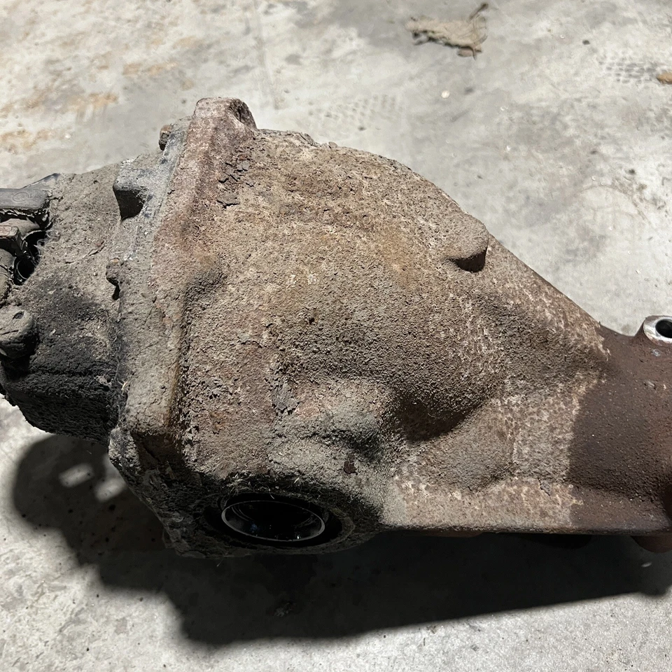 79-83 Datsun 280zx Diferencial trasero Relación 3.545 Abierto Diff Eje Portador R200 Foto 4 de 4