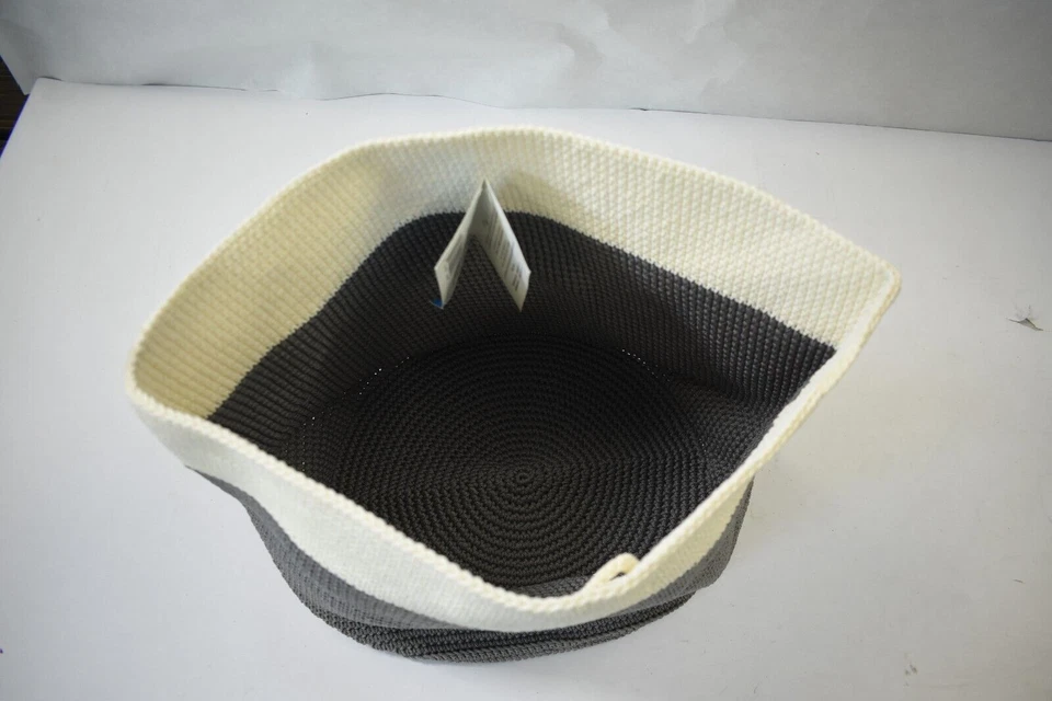 Cubo de almacenamiento redondo grande de punto duro InterDesign Ellis 11,5" x 11,5" x 10,75" gris Foto 4 de 4