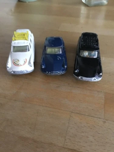 Vintage Corgi Toys 475 Citroen DS Safari  X 2 and DS saloon 210