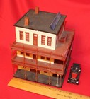 1800 's Style Hotel with Porches All 3 Stories by Con-Cor #B820 - HO Scale — photo 8