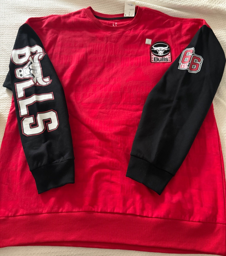 New NBA Chicago Bulls Men’s XL Pullover Fleece Sweatshirt words on fabric