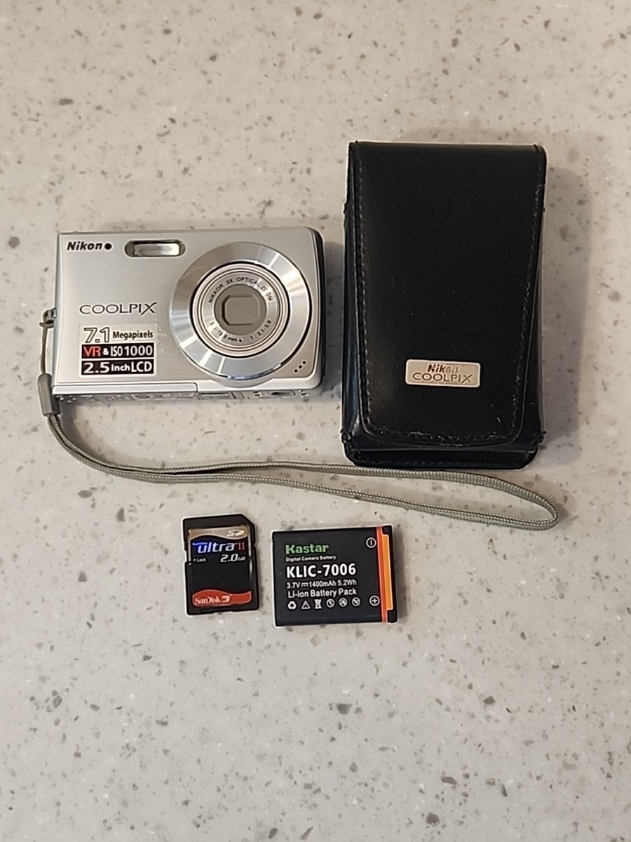 Nikon COOLPIX S200 7.1MP Digital Camera - Silver for sale Nikon COOLPIX S200 7.1MP Digital Camera - Silver for sale