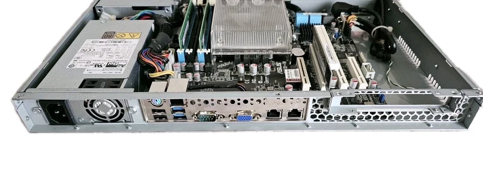 Asus RS100-E8-PI2 Xeon E3-1271 v3, 4C/8T 4GHz, 16GB RAM DDR3 UDIMM ECC - Immagine 3 di 4