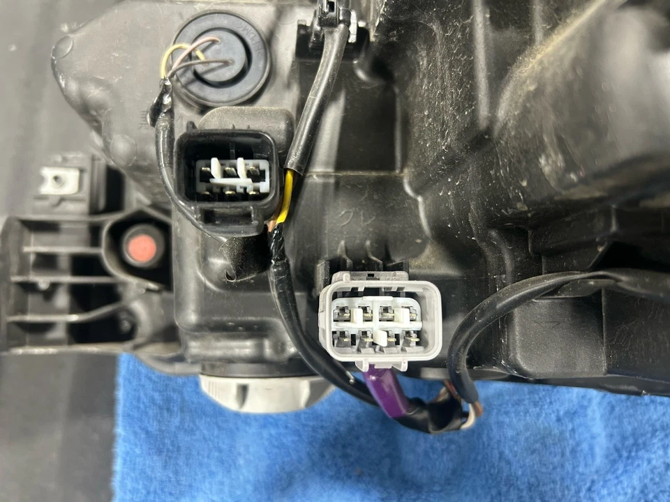 2022 2024 SUBARU FORESTER HEADLIGHT OEM 右乘客侧 LED 带 DRL 铬 — 第 3/4 张图片