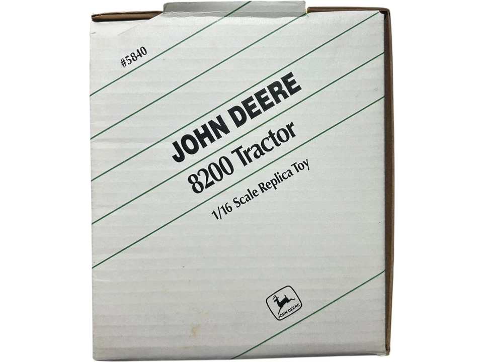VTG ERTL John Deere 8200 Farm Tractor 1/16 1995 NIB - Image 3 of 4