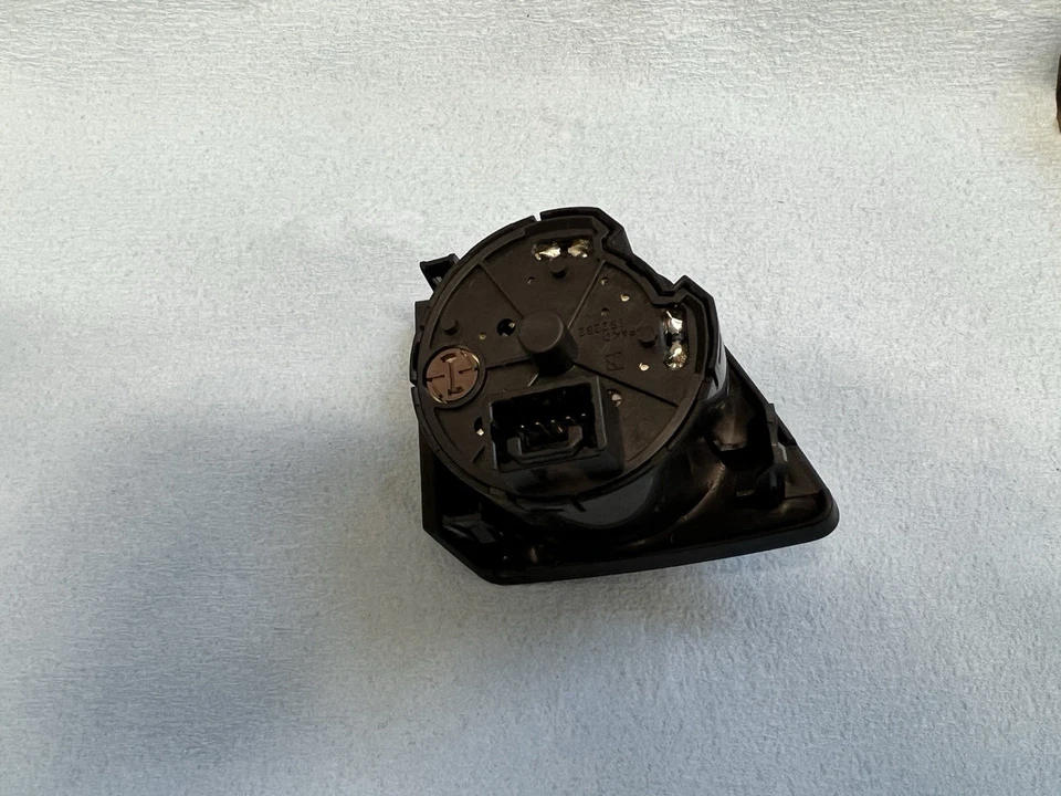 2005-2012 Toyota Tacoma 4WD Control Switch 4x4 Selector Switch Dash Mounted OEM - Image 2 of 3