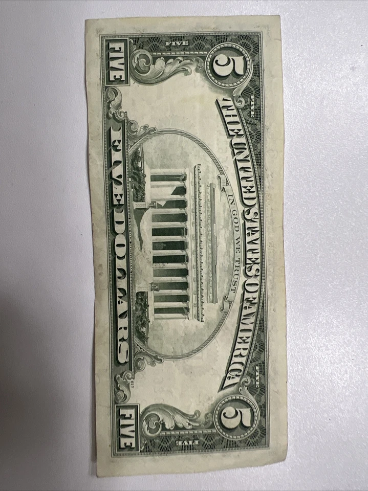 1981  $5 Five Dollar  Federal Reserve Note.  B series - Image 2 of 2