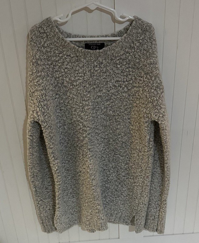 Its Our Time. Girls Sweater. Silver. XL