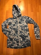 Rare Lululemon Light Jacket Women  s Size 2 Tuck Away Hood Cloud Print