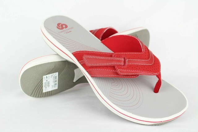 clarks red flip flops