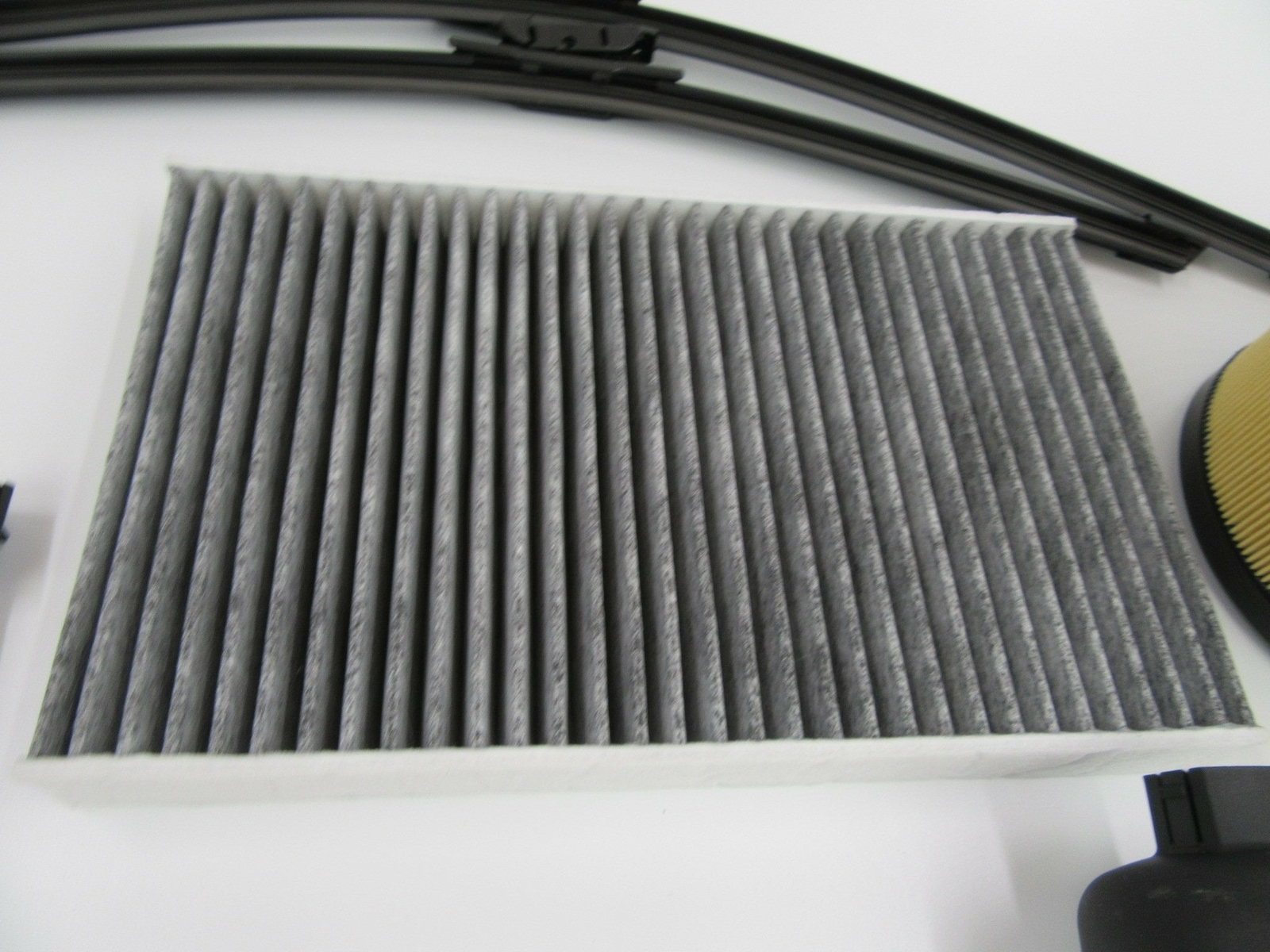 Maserati Ghibli Quattroporte front rear brake pads filters wiper blades 590