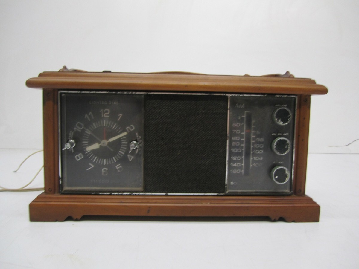 Vtg Philco Ford Model R575 MA Clock AM FM Radio Wood Cabinet As Is