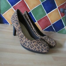Clarks Collection leopard print suede ladies heeled court shoes size 5D unworn